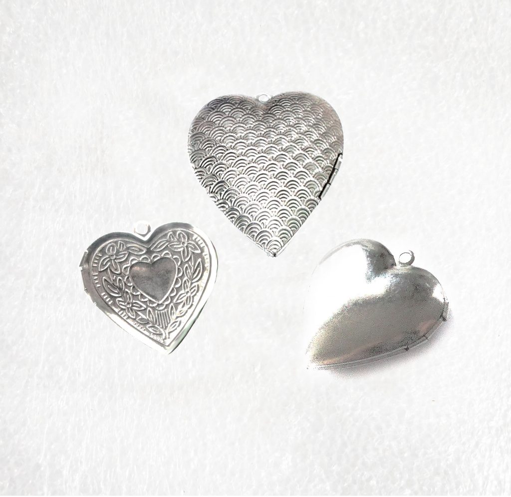Heart shaped hinged locket stainless steel for pendant, charms