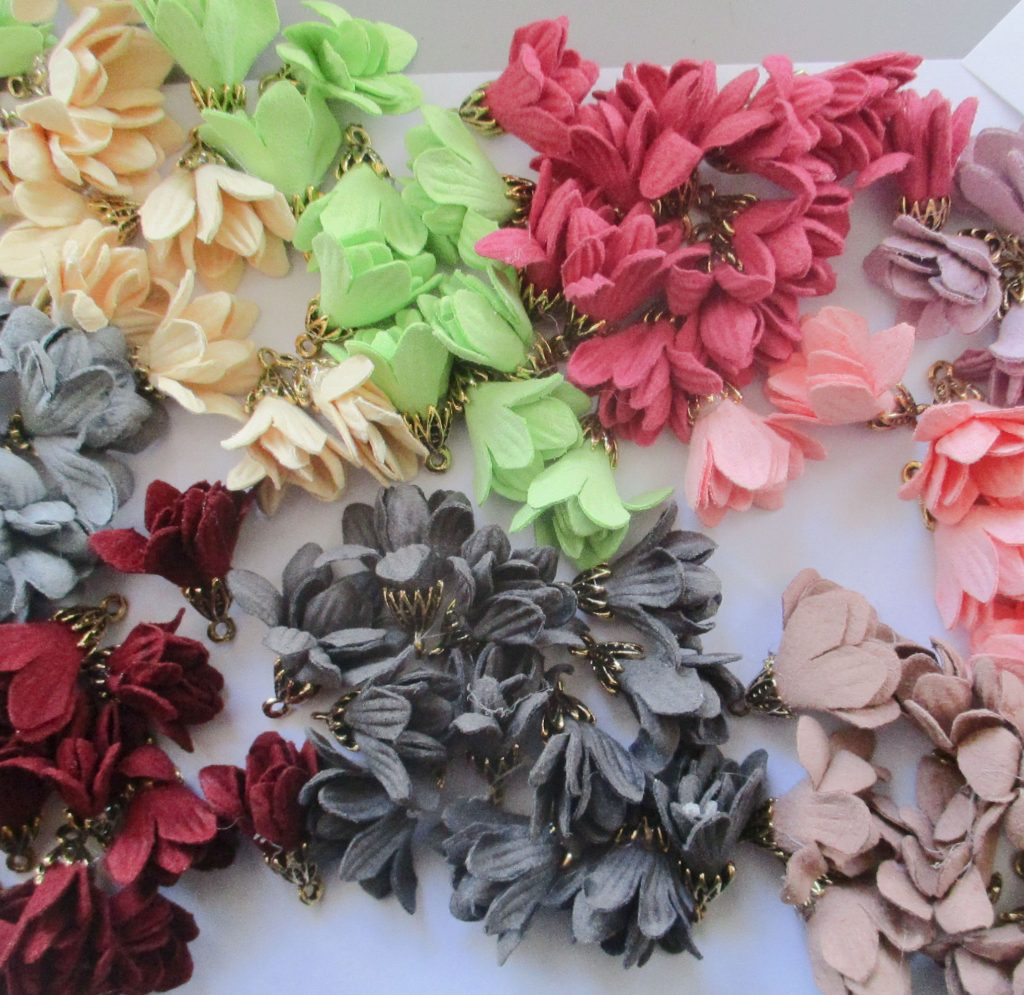 Small Flower Tassels suede 24mm mixed colours