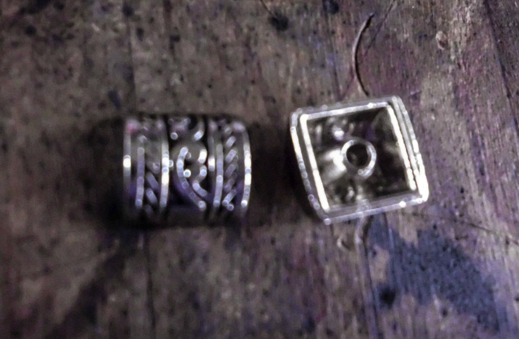 Decorative Rivets Carved HalfRound pattern Silver toned 11mm Qty 10