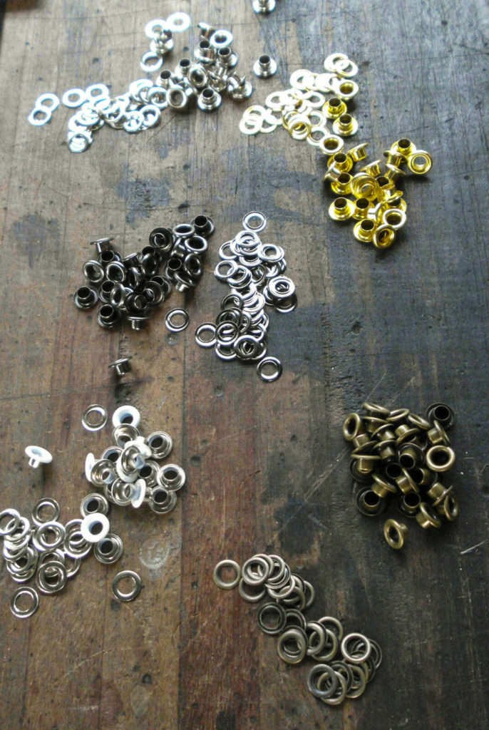 Eyelets-w-washer 4mm ID, 8mm flange, 4mm high for shoes, bags Qty 100