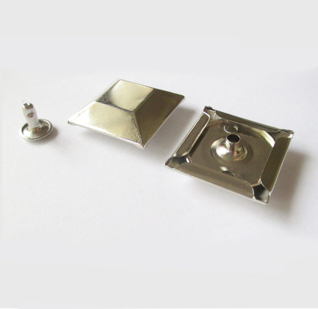 Flat square rivet 25mm