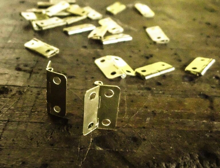 Hinges small Gold hinges for leather cases & boxes 16x13mm, or 19x16mm